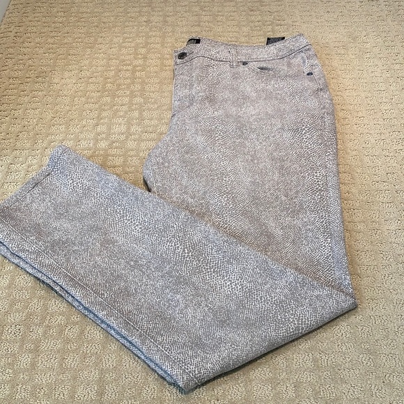 Fabulous😱snake print Nicole Miller size 16 jeans. - Picture 5 of 16